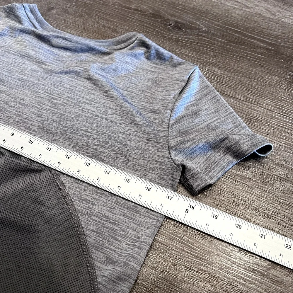 Nike Running Shirt Womens XS Gray Dri-FIT Mesh Performance Activewear Sporty Gym